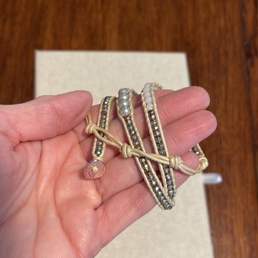 Stella Dot Neutral Beige cream Grey Pearl Beaded Leather Wrap Bracelet